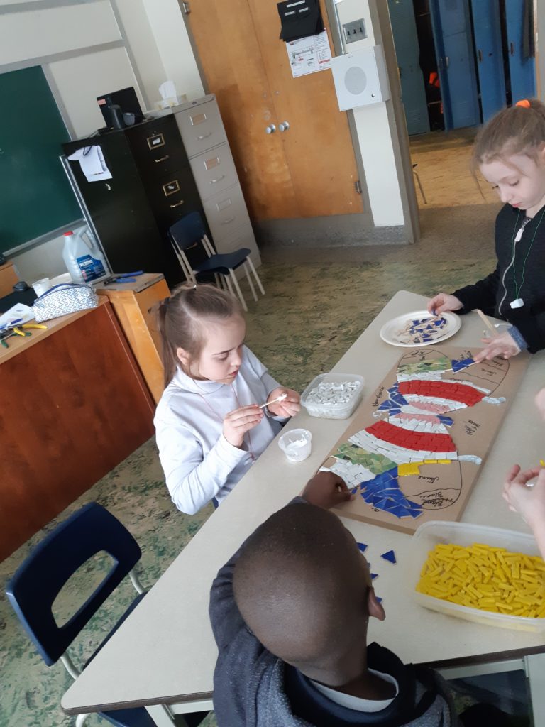 Les élèves de Mme Claudine font de l'art! École SaintGrégoireleGrand