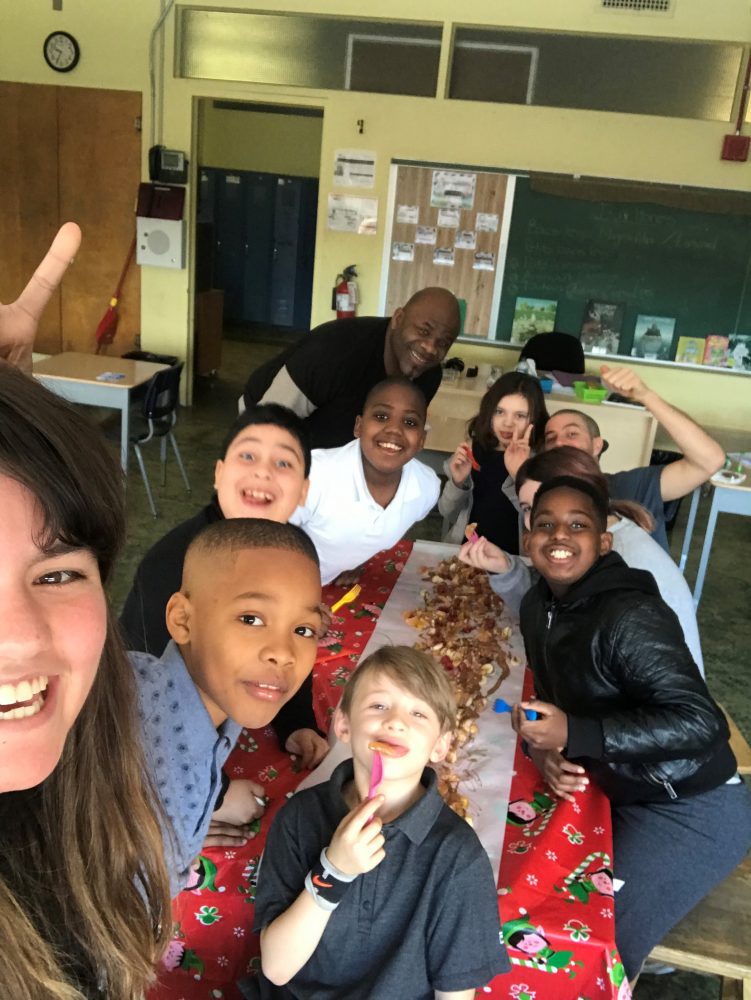 La classe de LauraMaude déguste une fondue École SaintGrégoireleGrand